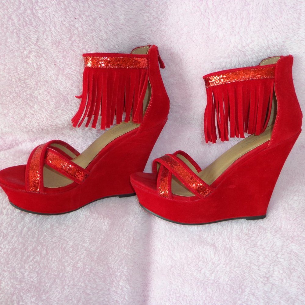 DELICACY Red Velvet Wedge Fringe Glitter Size 7
